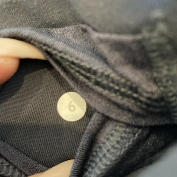 Lululemon Astro Crop Pants Leggings Womens size 6 Gray White - Picture 5 of 5